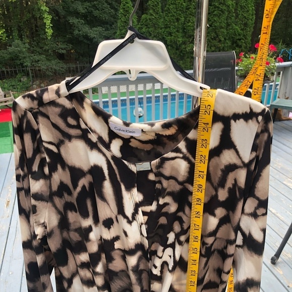 Calvin Klein size large leopard print faux wrap flattering neutral shades - Picture 7 of 13